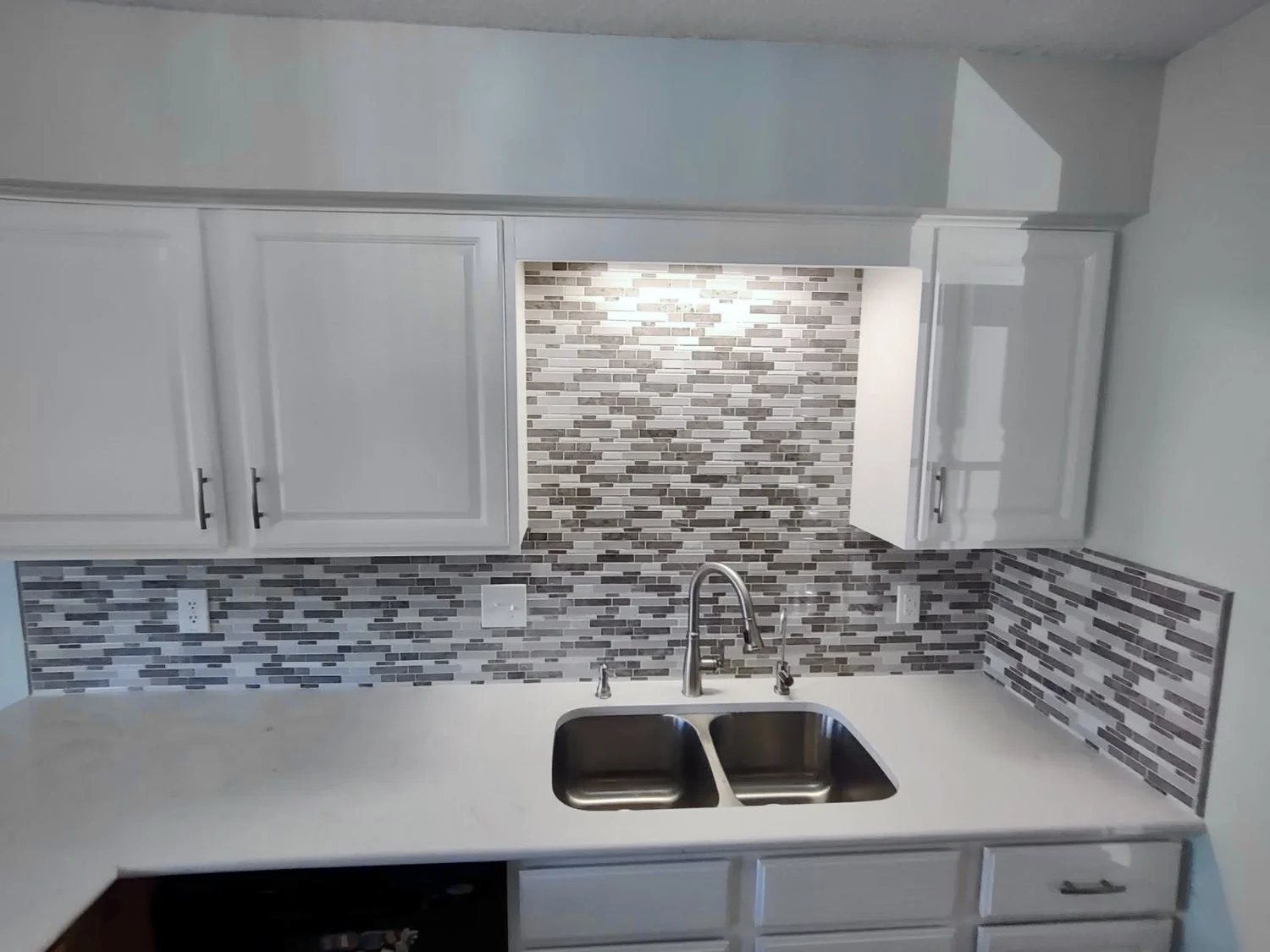 Kitchen backsplash
